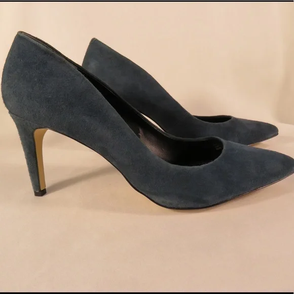 Charles By Charles David Denim Blue Suede Heels Size 9.5 Medium - Picture 2 of 9